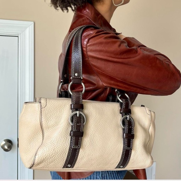 👜 Authentic COACH Chelsea Pebbled SOFT Leather Satchel – Excellent Condition - Picture 9 of 9